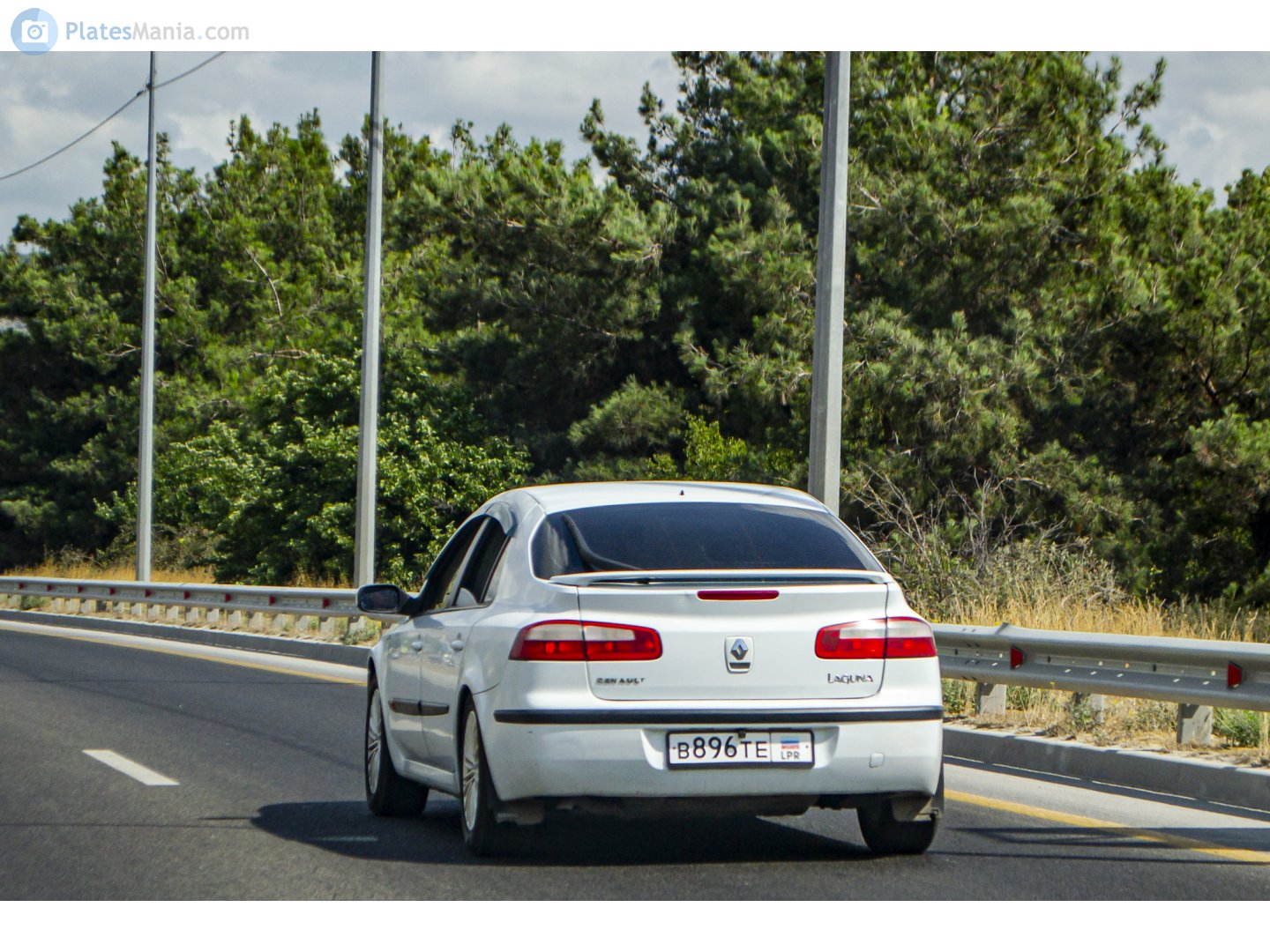 в 896 те, Renault Laguna 2nd gen Liftback (X74), 2001–2005
