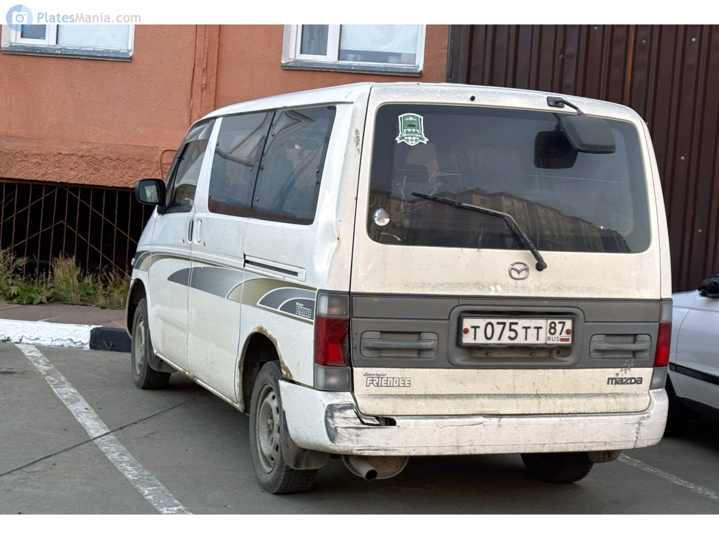 т 075 тт 87, Mazda Bongo Friendee 1st gen (SG/SK/SL), 1995–2001