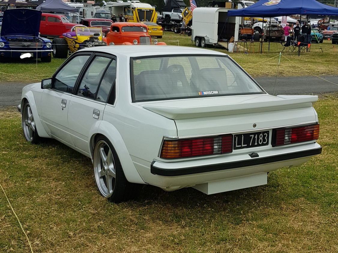LL7183, Holden Commodore 1st gen Sedan (VB/VC/VH/VK), 1978–1986