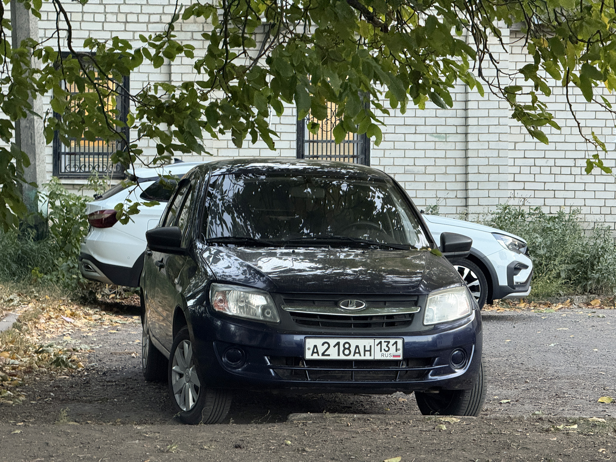 а 218 ан 131, Lada (VAZ) 2190 Granta 2190, 2011–2018
