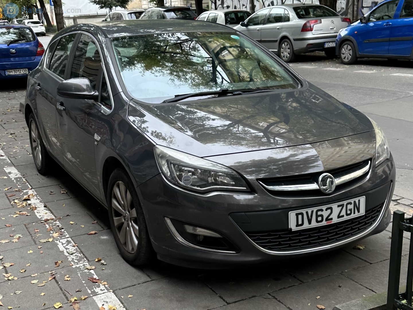 DV62ZGN, Vauxhall Astra 6th gen Hatch (J; P10), 2009–2015