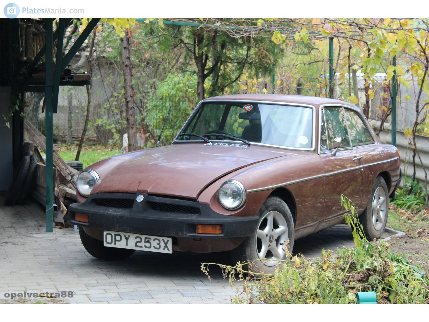OPY253X, MG B 1st gen GT Coupé, 1965–1980