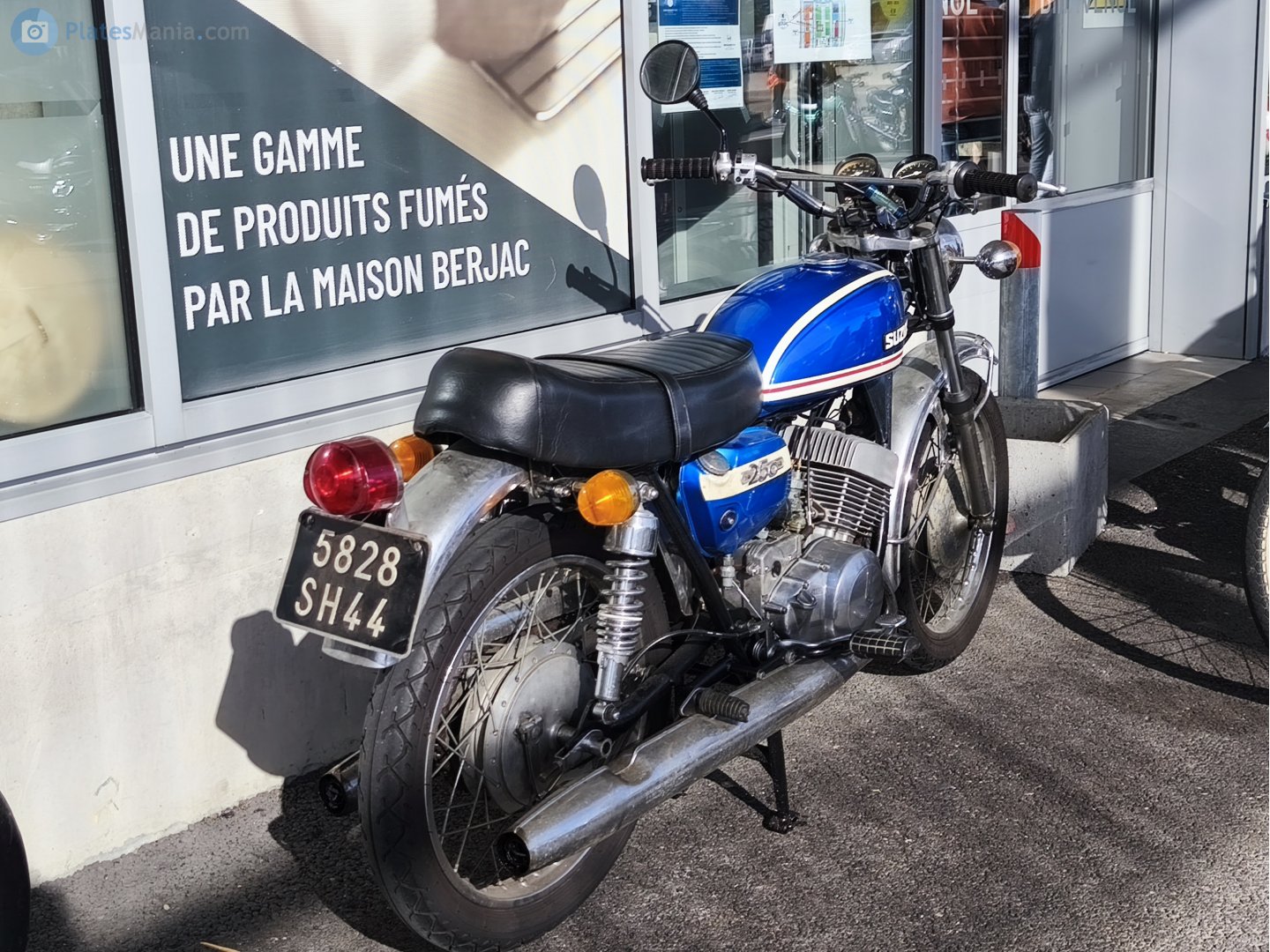 5828 SH 44, Suzuki T Series 