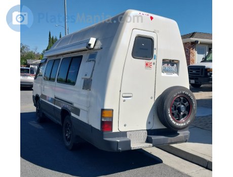 AKZ8824, Nissan Caravan