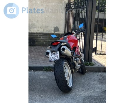 5858 ах 74, Ducati Monster
