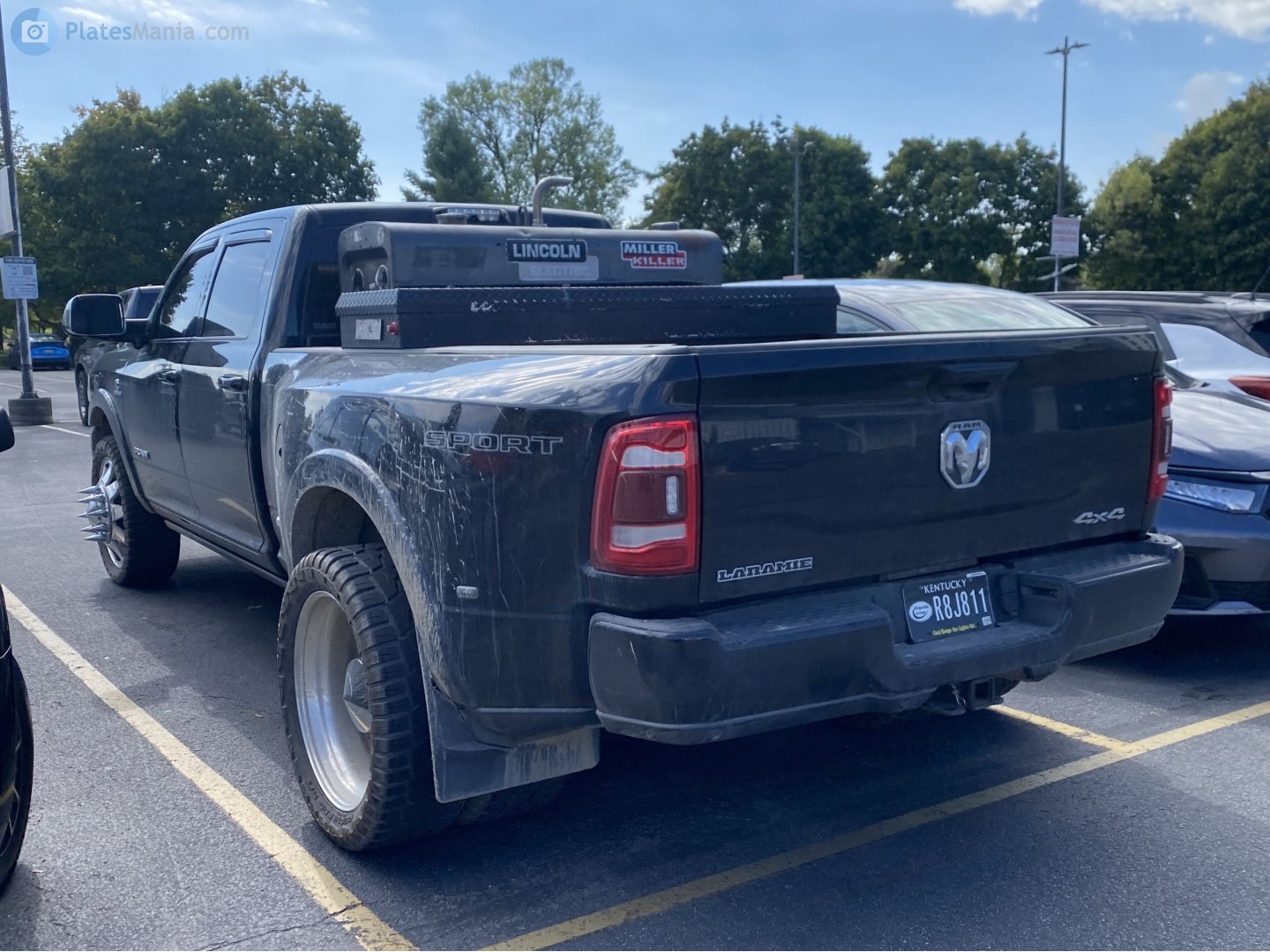 R8J811, Ram Pickup 5th gen 2500/3500/4500 Heavy Duty (DT), 2019–2025
