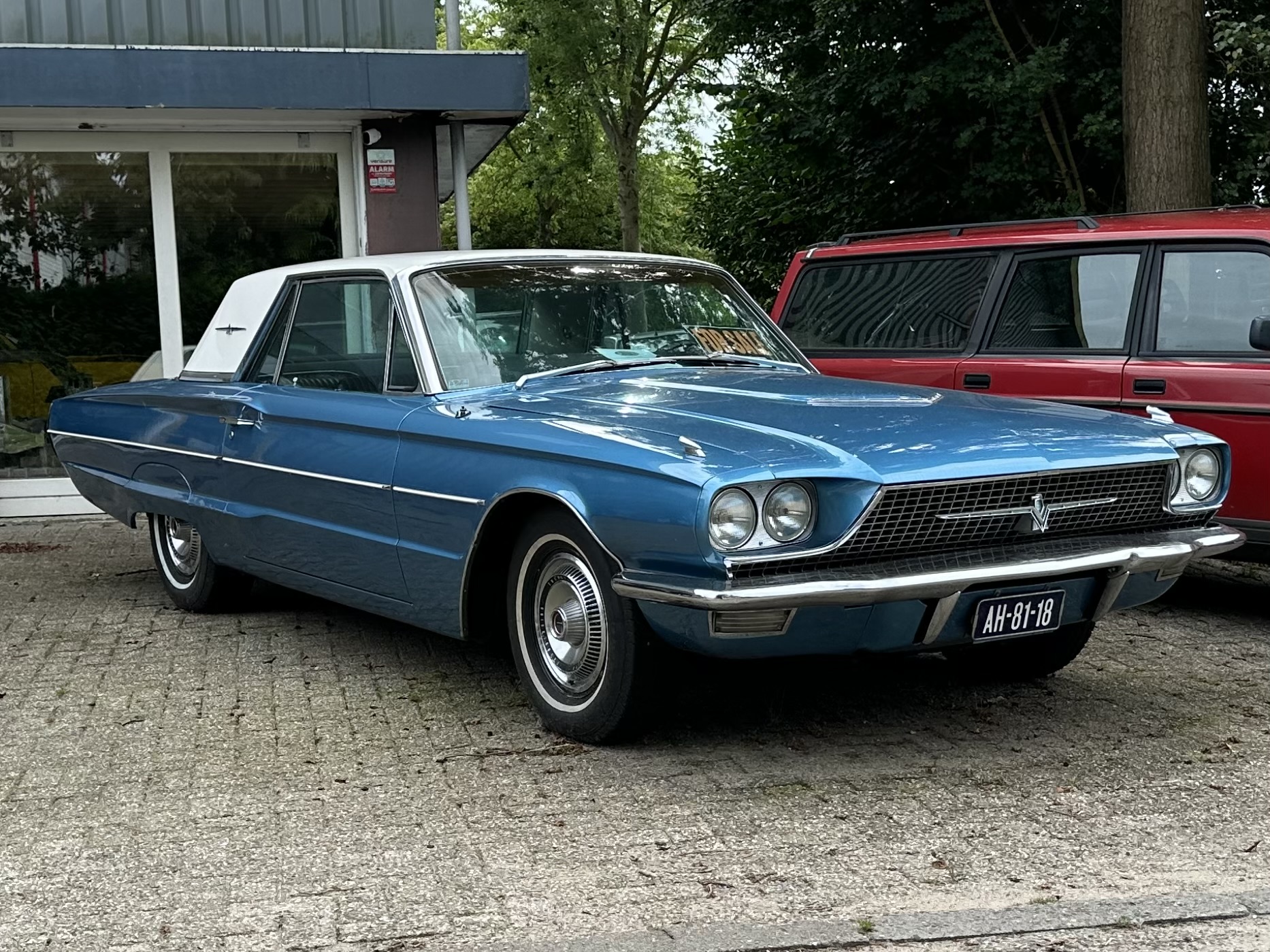 AH-81-18, Ford Thunderbird 4th gen 1966 Town Hardtop Coupe (63C), 2nd facelift, 1965–1966