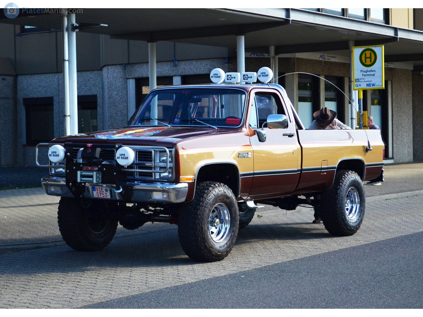 VIE 0753, GMC Sierra 1st gen (GMT400), 1988–1998