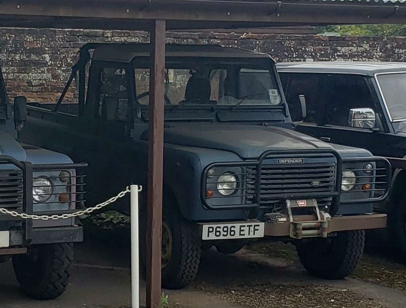 P696ETF, Land Rover Defender 1st gen 110