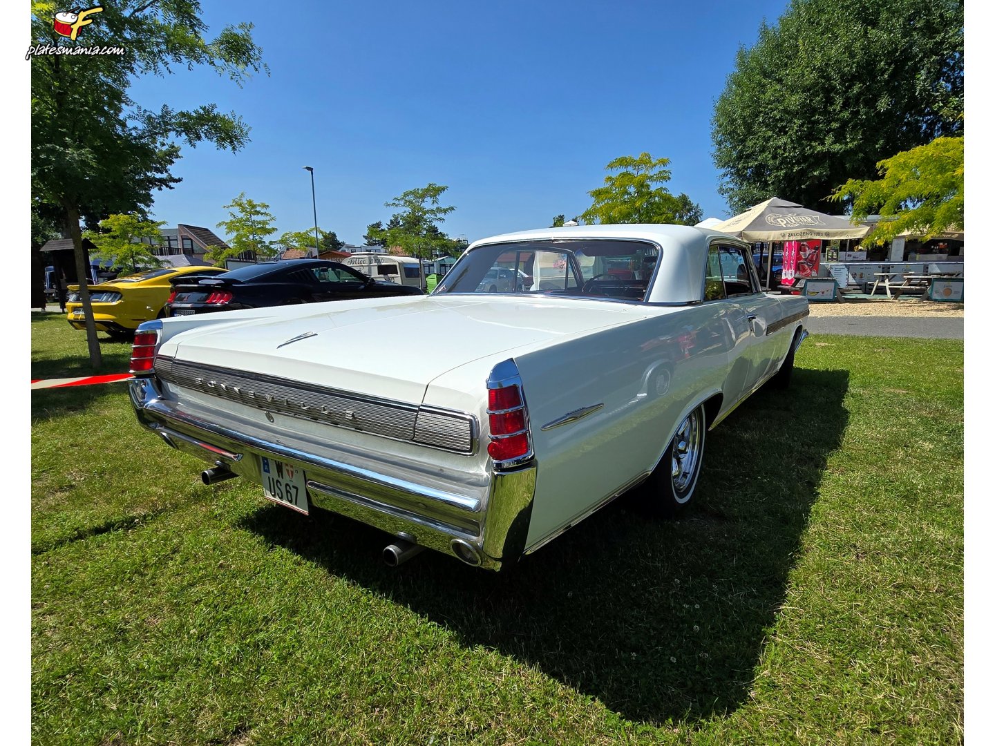 W US 67, Pontiac Bonneville 3rd gen 1963 2-door Hardtop (2847; B-body), 2nd facelift, 1962–1963