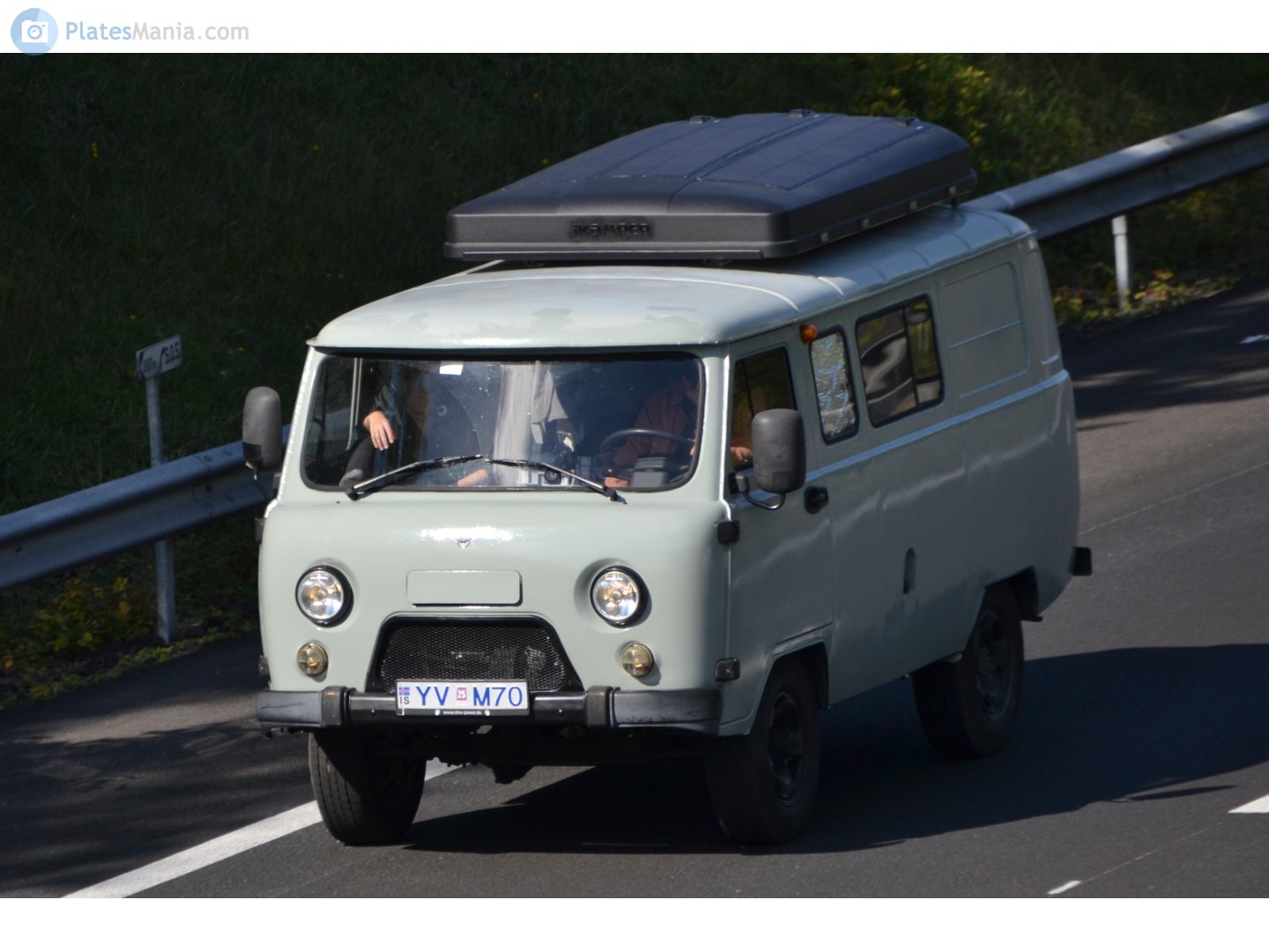 YV M70, UAZ 452 3909 Combi Van, 1996–
