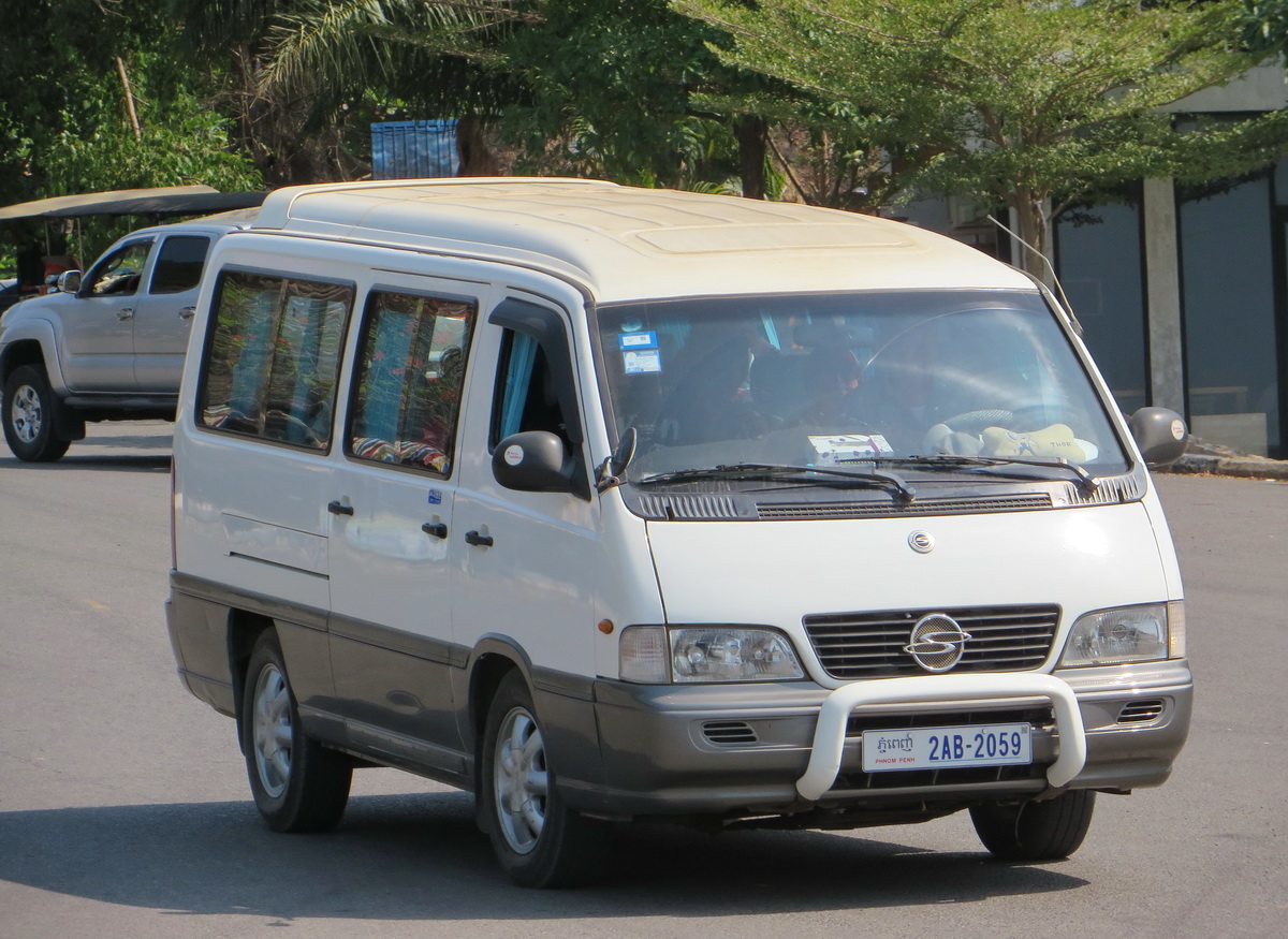 2AB-2059, SsangYong (KGM) Istana 1st gen, 1995–2004