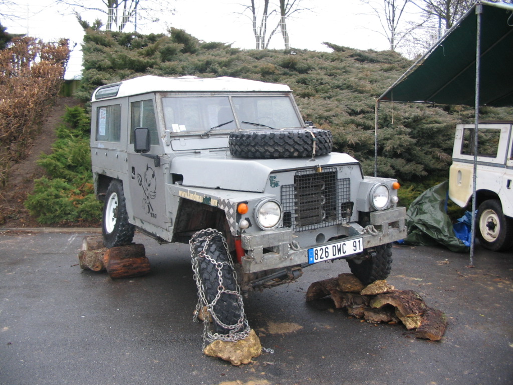 826 DWC 91, Land Rover Lightweight 1st gen (Series IIA/III), 1968–1984