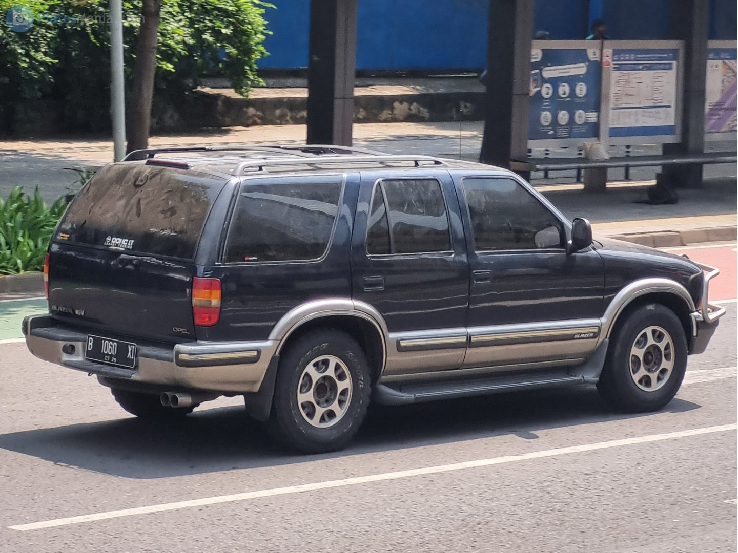 B 1060 XI, Opel Blazer 1st gen (GMT330; ID-market), 1995–2002