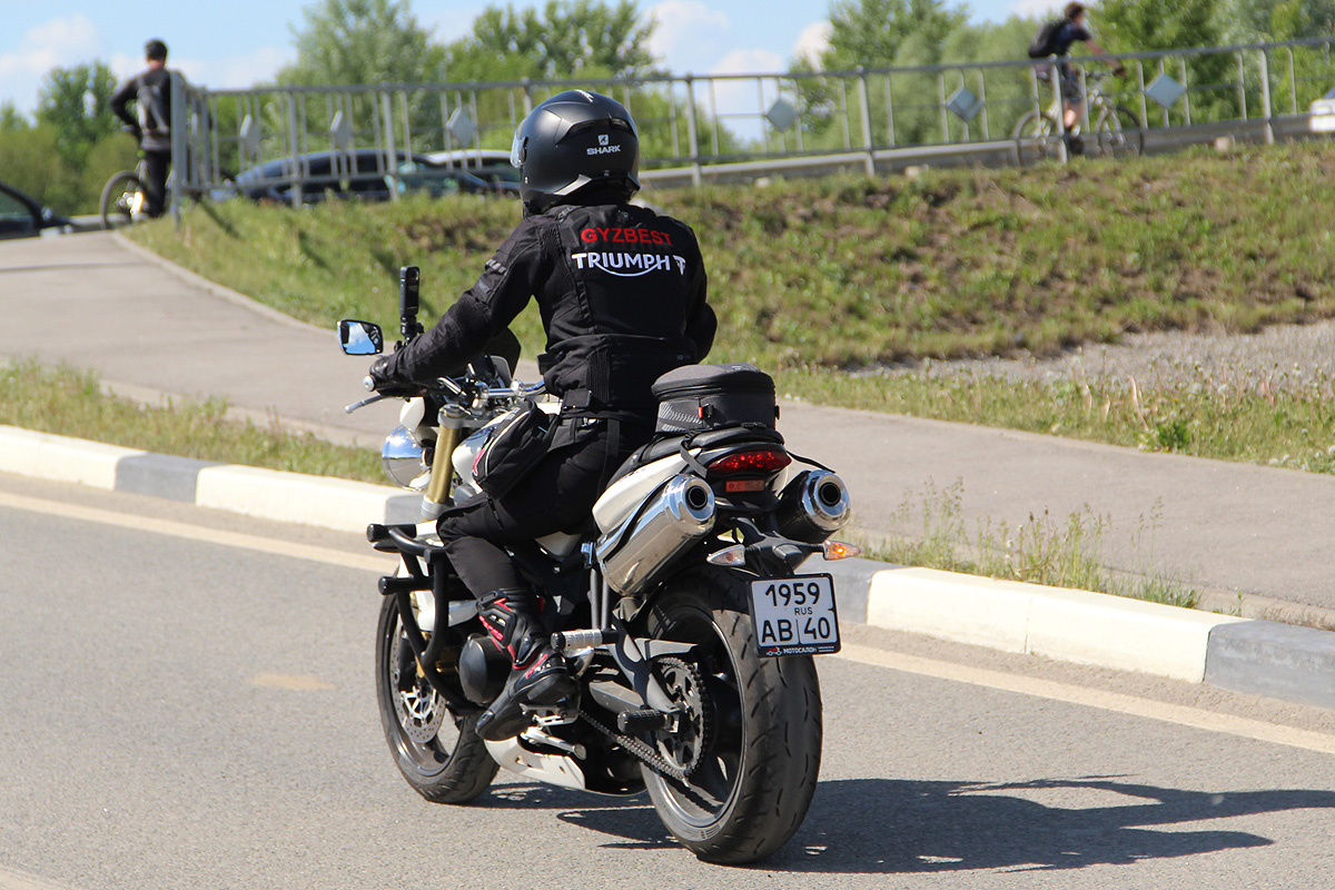 1959 ав 40, Triumph Motorcycles Street Triple 1st gen, 2007–2011