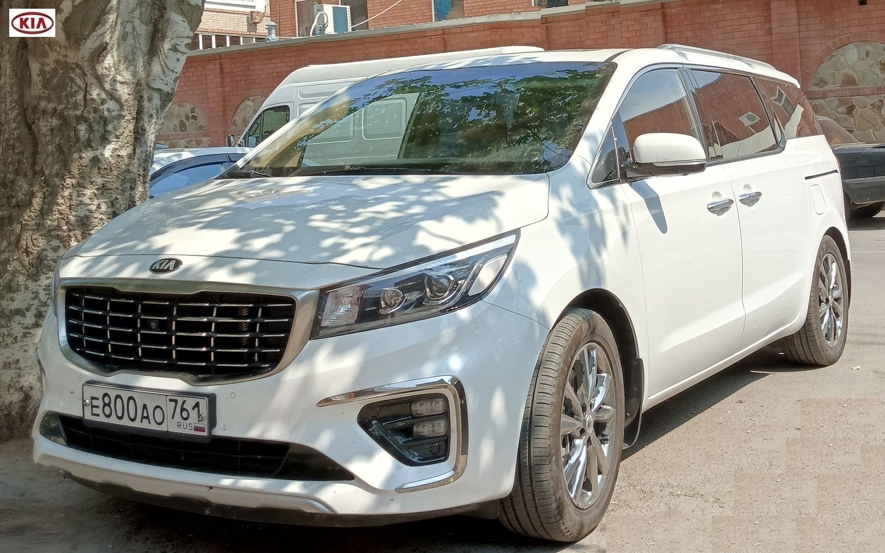 е 800 ао 761, Kia Carnival 3rd gen Grand Carnival (YP), 2014–2021