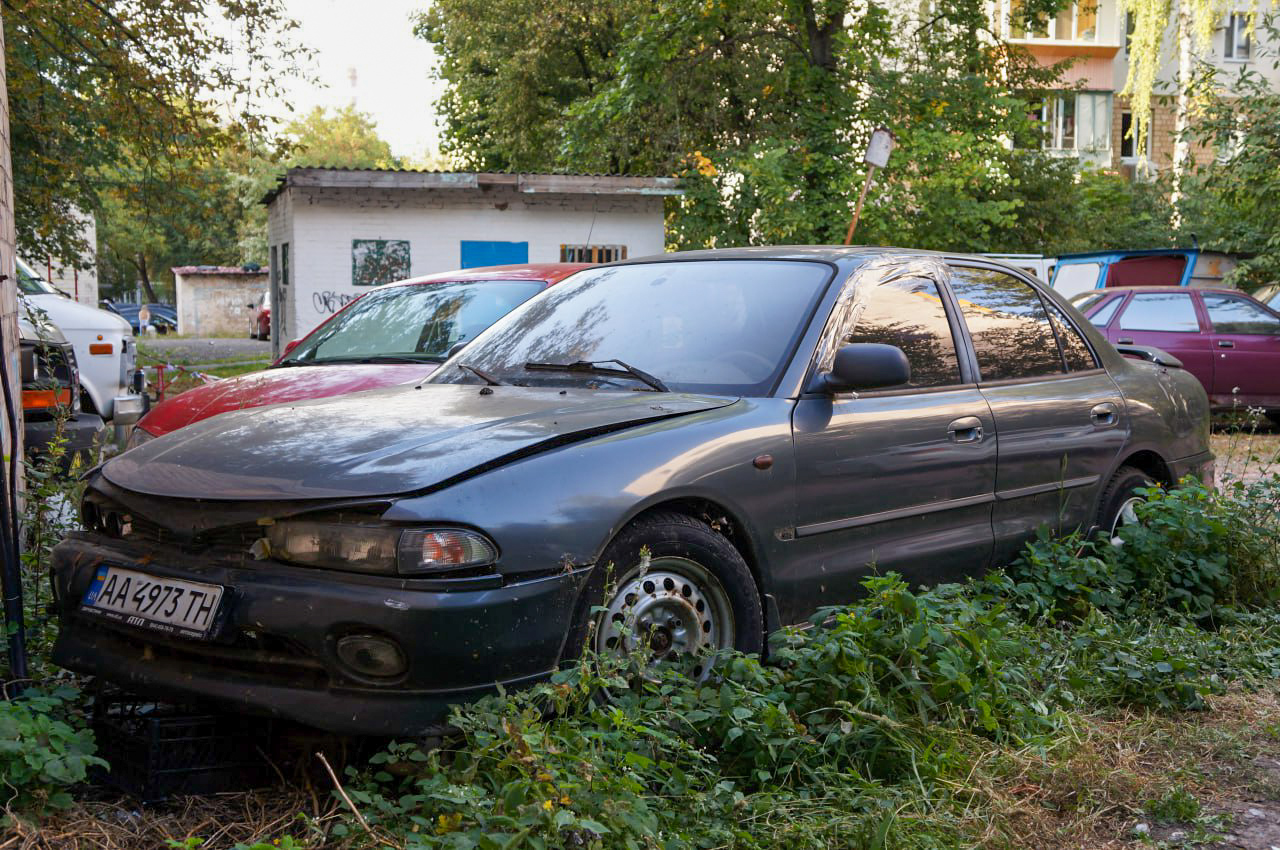 AA 4973 TH, Mitsubishi Galant 7th gen Sedan (E50/E60/E70/E80), 1992–1998