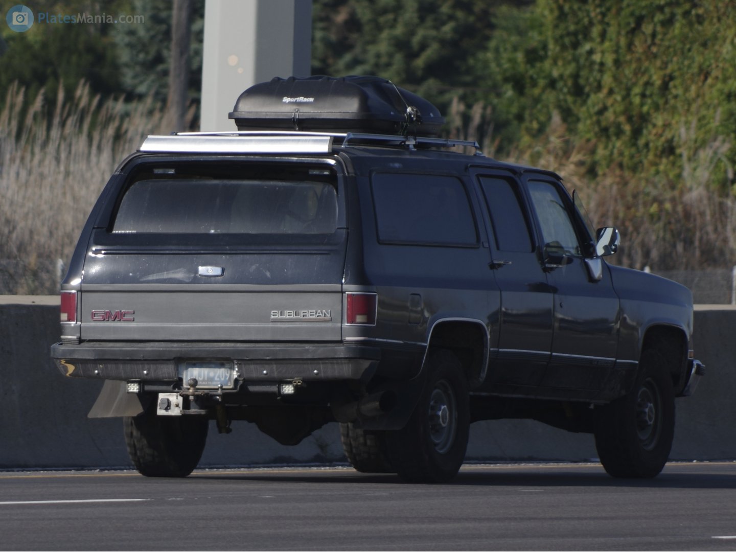 CMJY-209, GMC Suburban 7th gen, 1972–1991