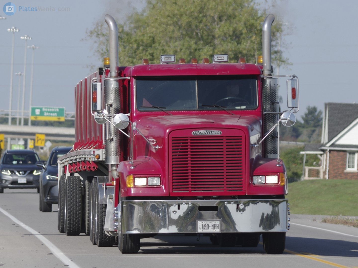 190-4FM, Freightliner FLD 