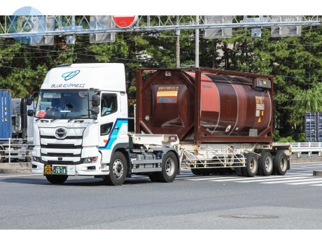 川崎 130 あ 7018, Hino Profia