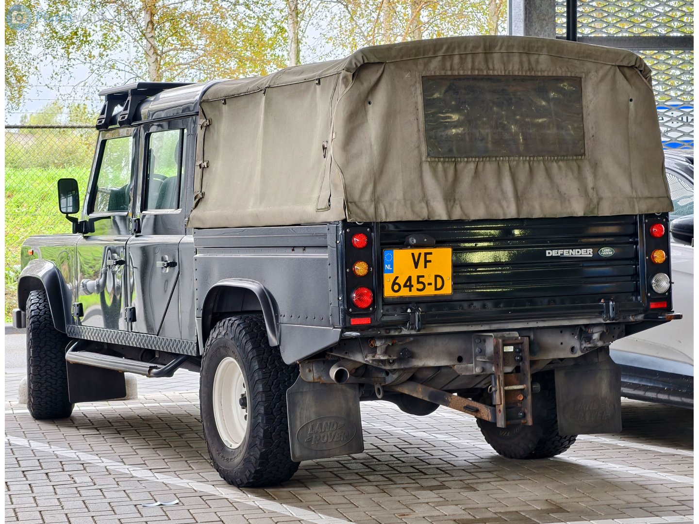 VF-645-D, Land Rover Defender 1st gen 127