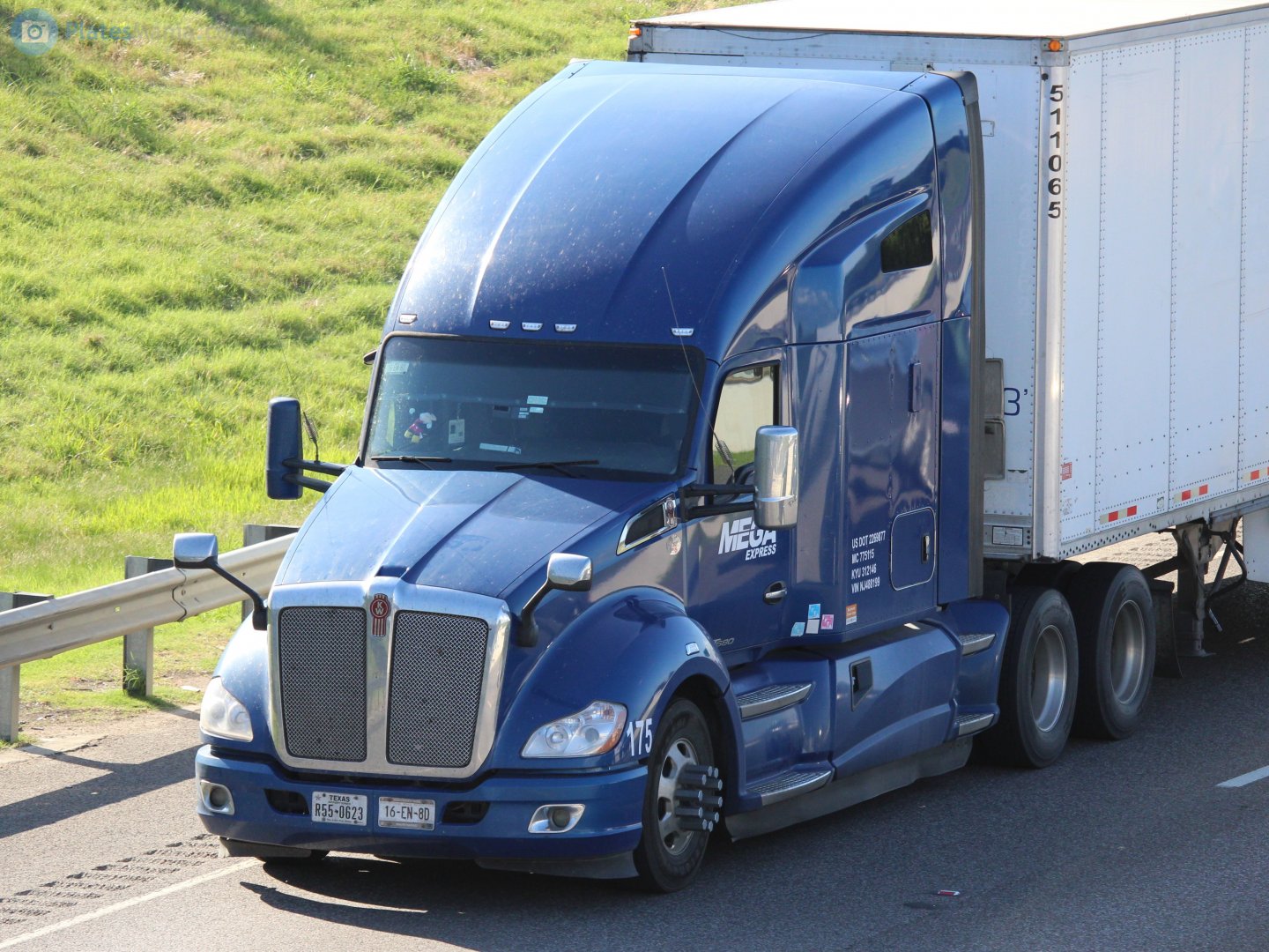 16-EN-8D, Kenworth T680 1st gen, 2013–2022