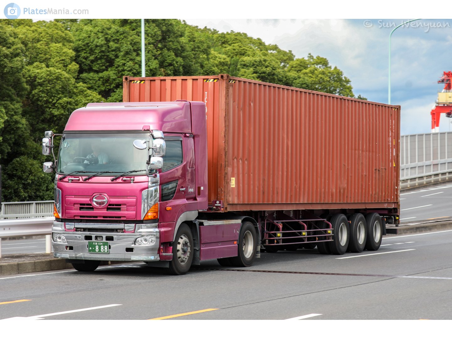 大宮 104 あ 888, Hino Profia 2nd gen, 2003– (1st gen were sold as Hino Super Dolphin Profia)