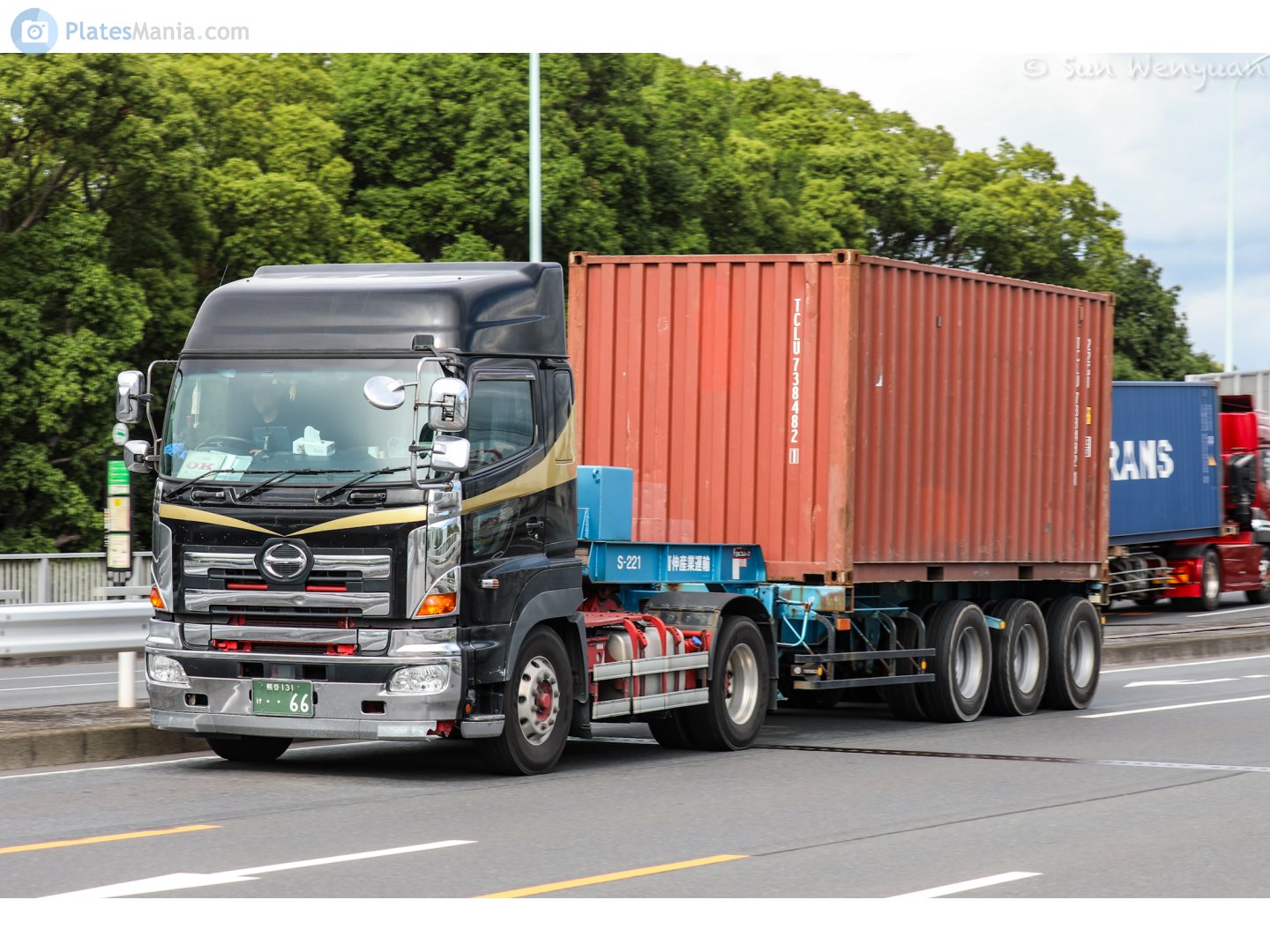 熊谷 131 け 66, Hino Profia 2nd gen, 2003– (1st gen were sold as Hino Super Dolphin Profia)