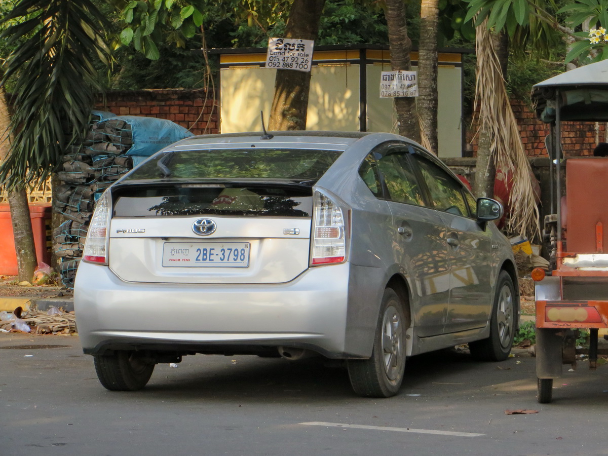 2BE-3798, Toyota Prius 3rd gen Liftback (ZVW30), 2009–2015