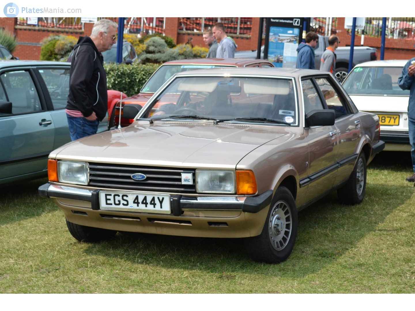 EGS444Y, Ford Granada 2nd gen 4-door Sedan (GFU; EU-market), 1977–1985