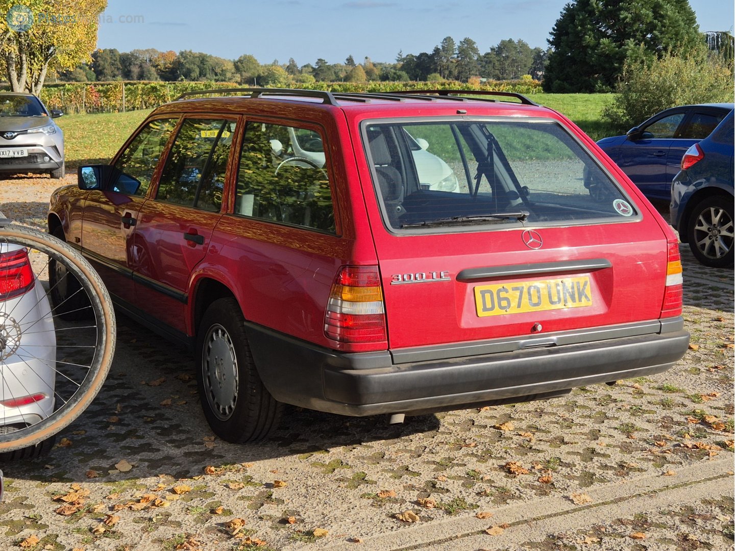 D670UNK, Mercedes-Benz E-Klasse 1st gen Wagon (S124), 1984­–1996
