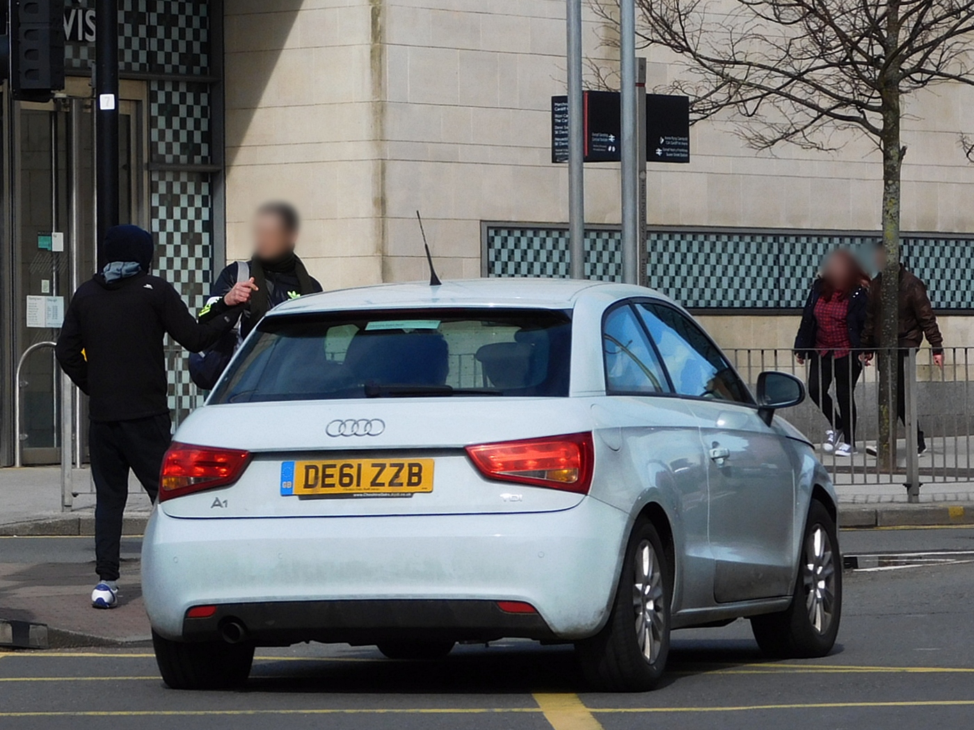 DE61ZZB, Audi A1 1st gen 3-door Hatch (8X1/8XK), 2010–2014