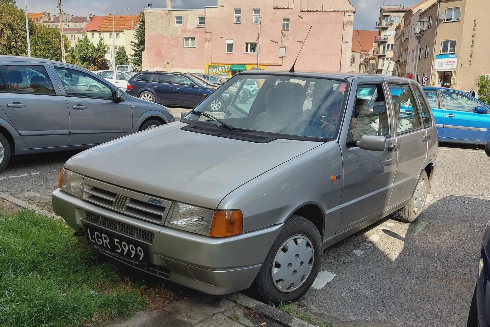 LGR 5999, FIAT Uno 1st gen 5-door Hatch (146), facelift, 1989–1995 (–2003 for others)