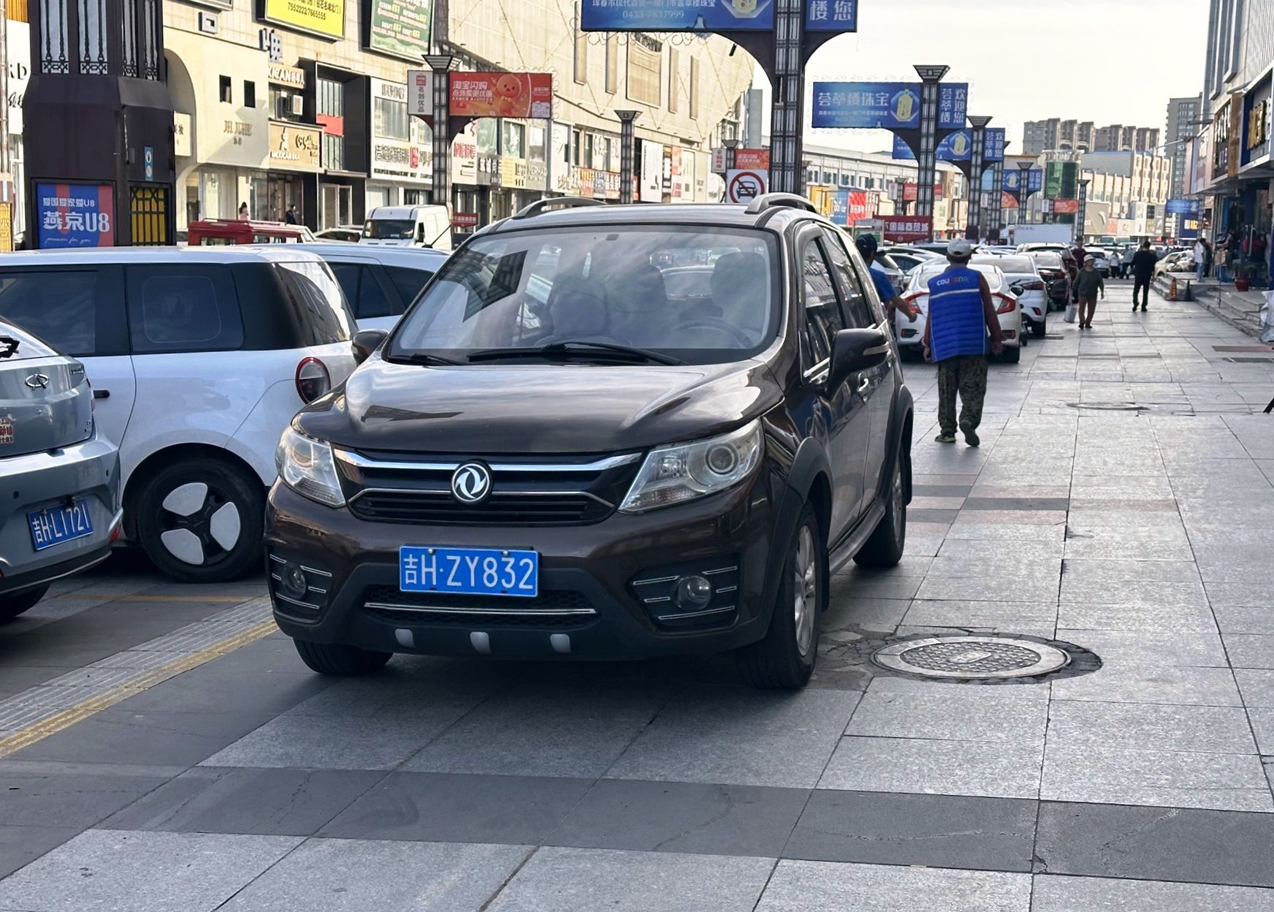 吉H·ZY832, DongFeng Fengxing Jingyi X3 