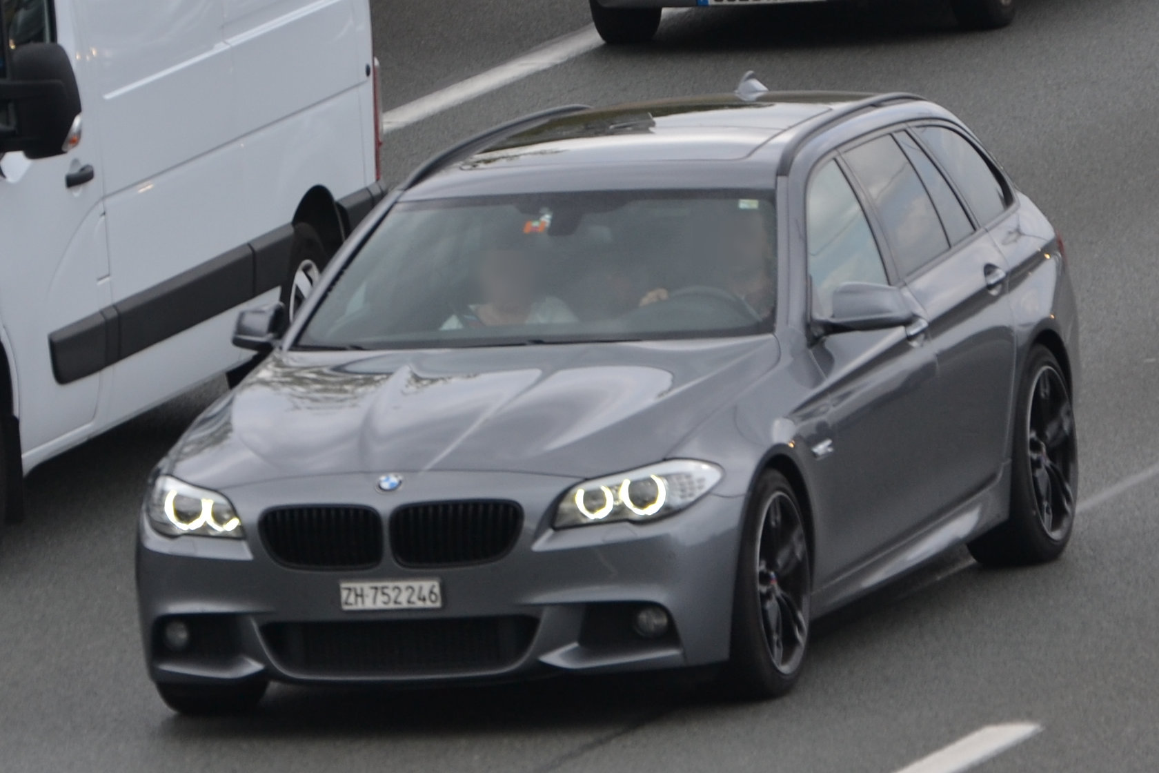 ZH 752246, BMW 5 Series 6th gen Touring (F11), 2010–2017