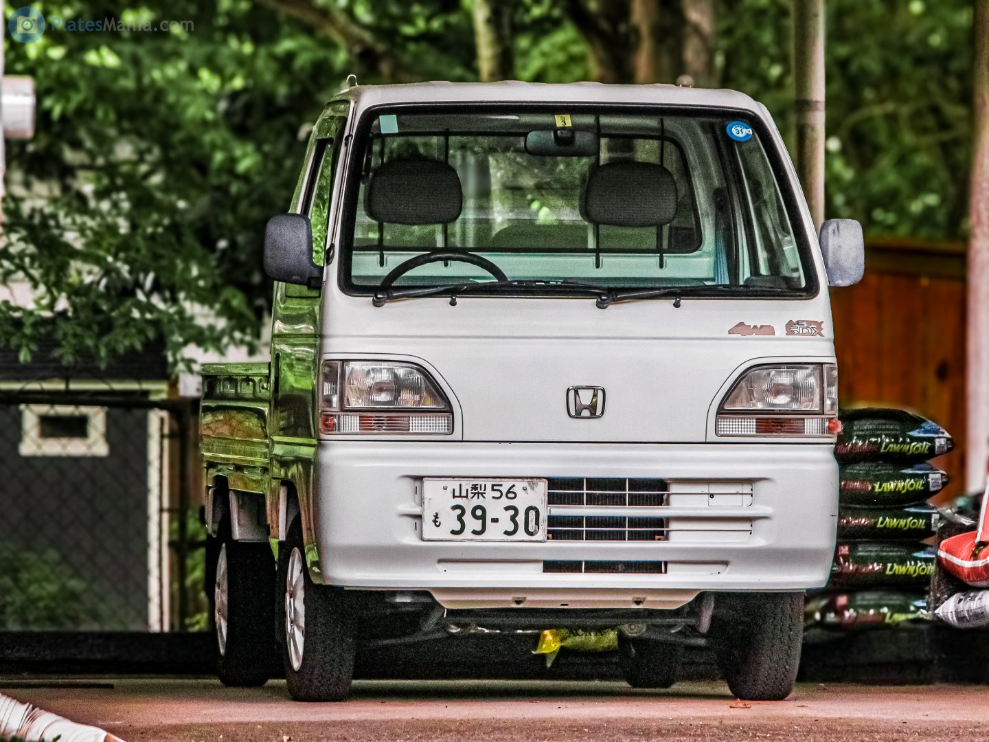 山梨 56 も 3930, License plate without vehicle 