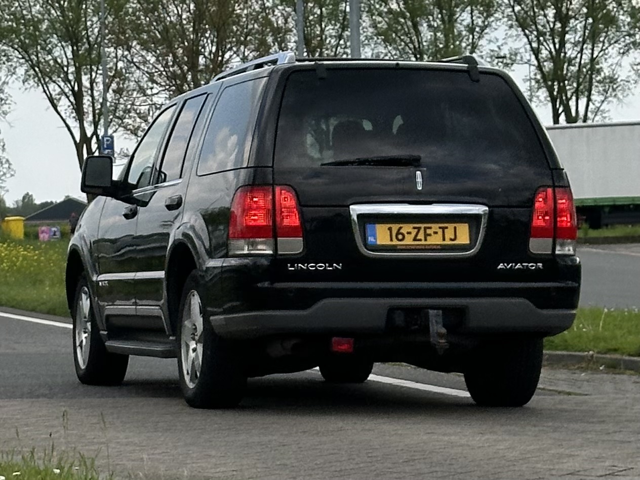16-ZF-TJ, Lincoln Aviator 1st gen (UN152), 2002–2005