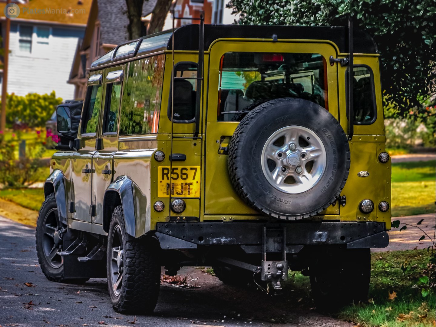 R567NJT, Land Rover Defender 1st gen 110