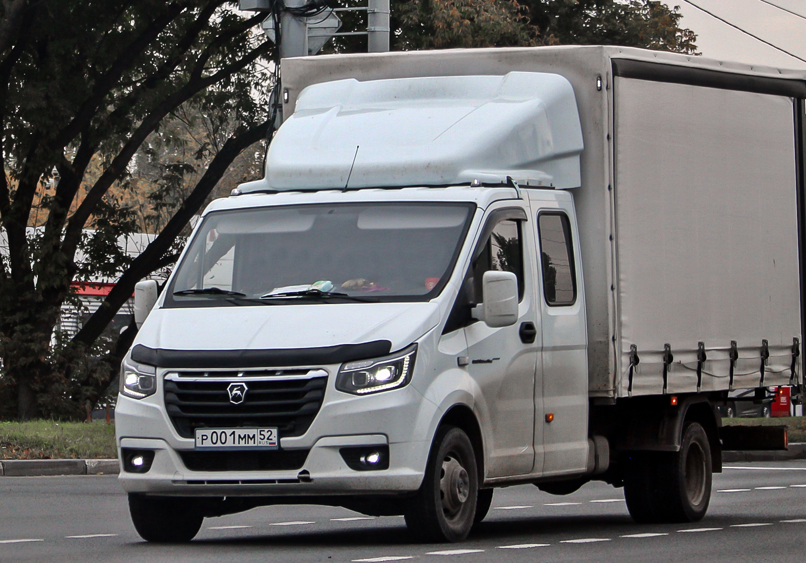 р 001 мм 52, GAZ ГАЗель NN Double Cab Truck (A22, C42), 2021–
