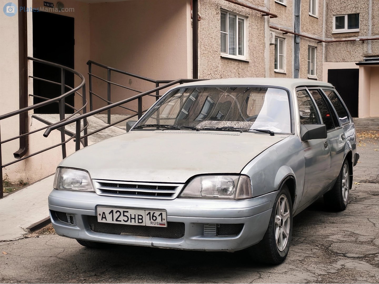а 125 нв 161, Opel Rekord 5th gen Caravan (E2), facelift, 1982–1986