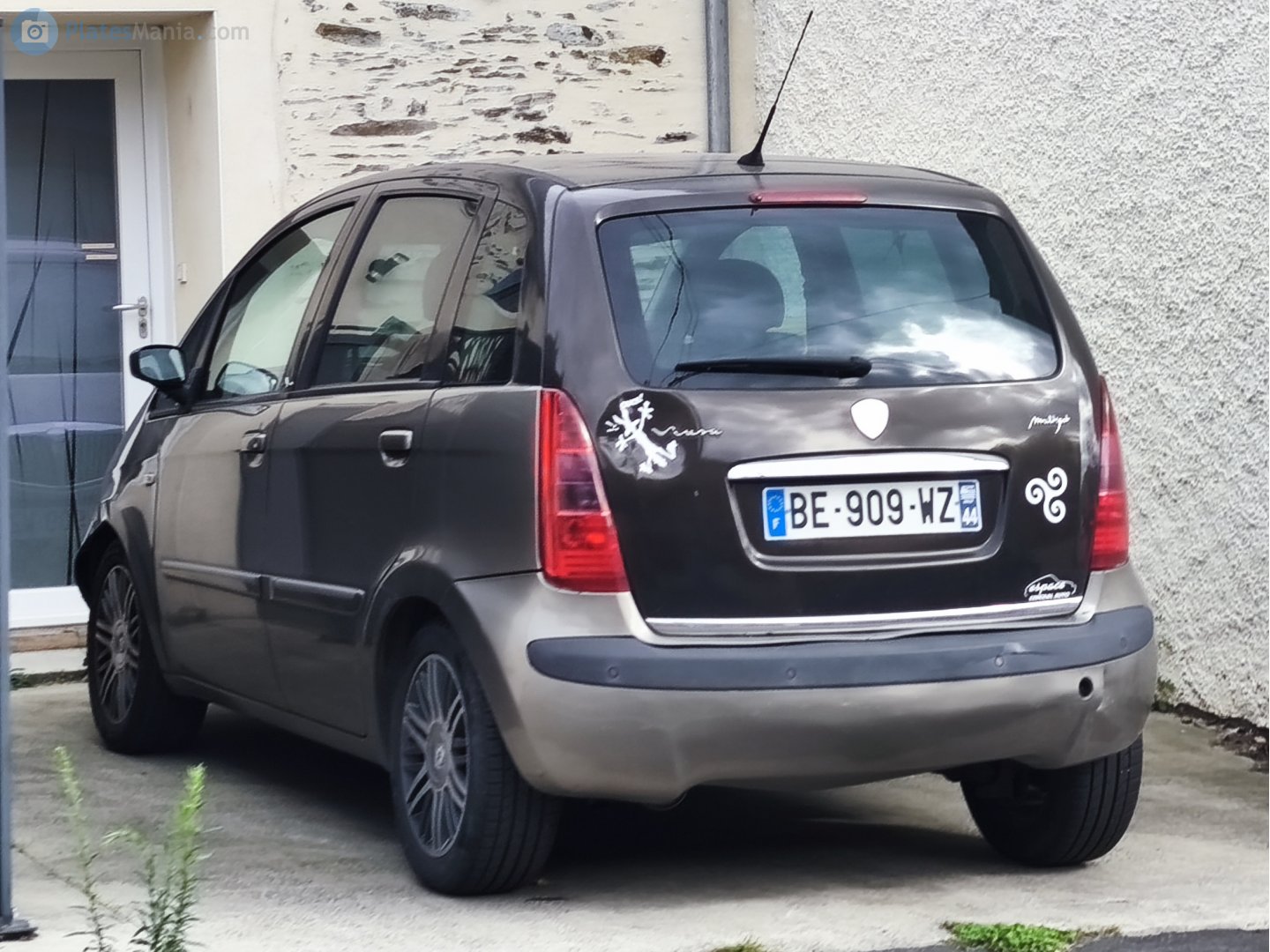 BE-909-WZ, Lancia Musa 1st gen (350), 2004–2007