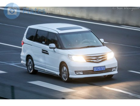 京E·PG789, Honda Elysion