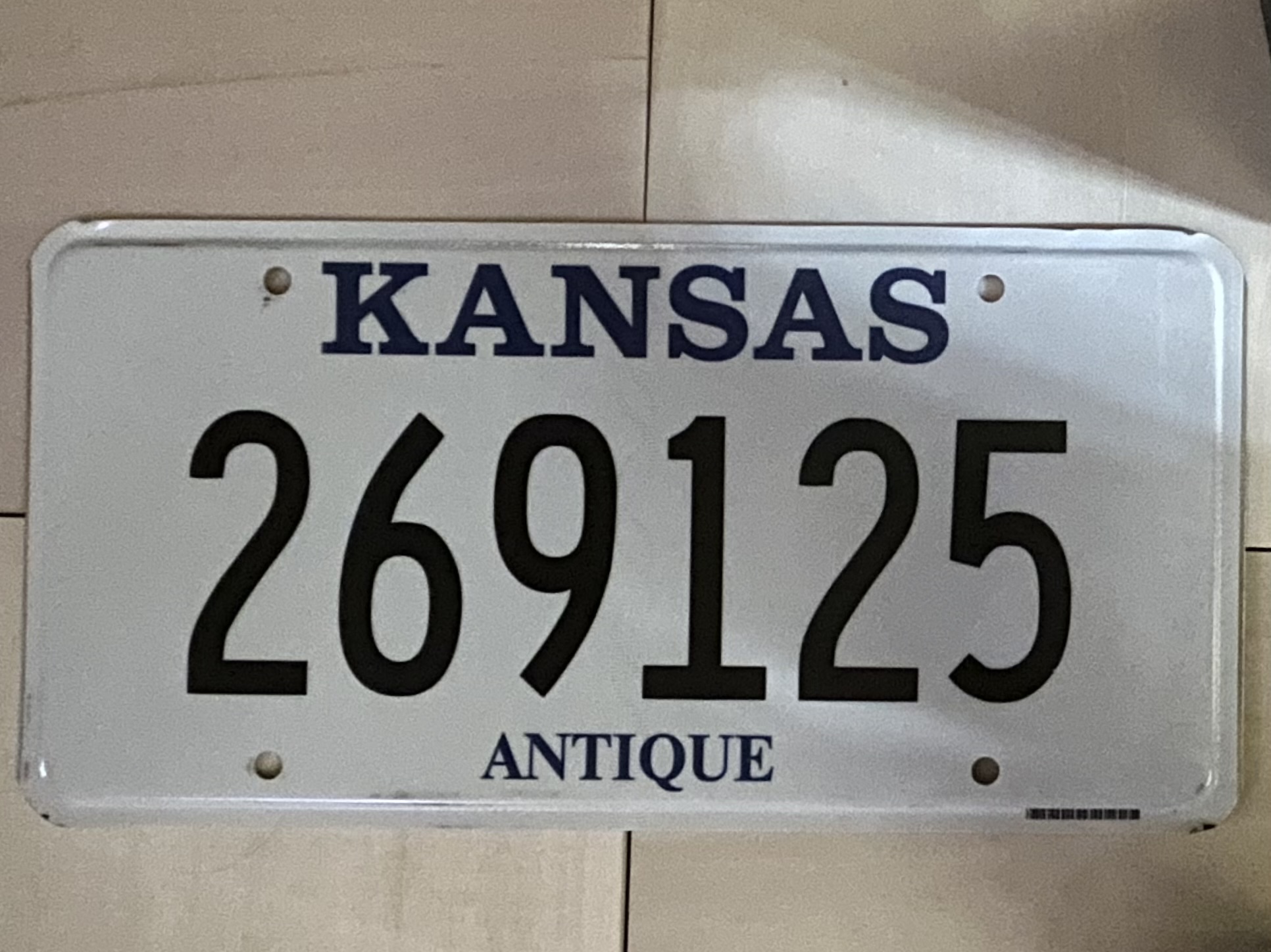 269125, License plate without vehicle 