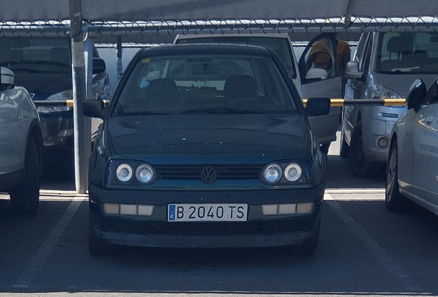 B 2040 TS, Volkswagen Golf 