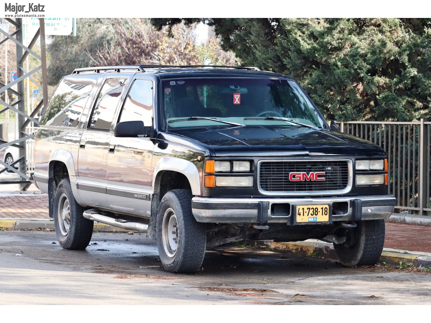 41-738-18, GMC Suburban 8th gen (GMT425), 1991–1999