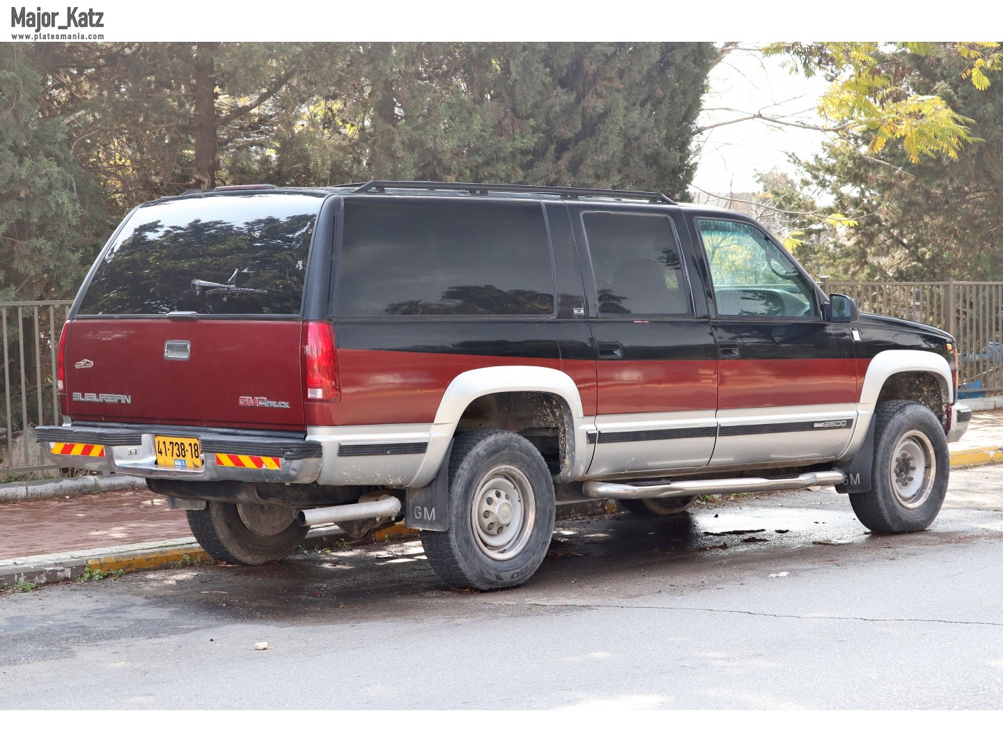 41-738-18, GMC Suburban 8th gen (GMT425), 1991–1999