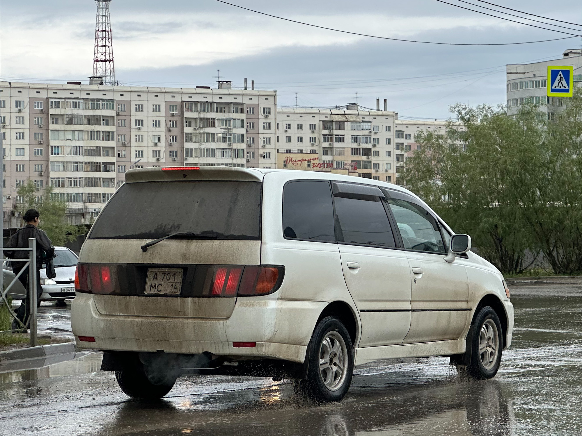 а 701 мс 14, Nissan Bassara 1st gen (JU30; JP-market), 1999–2003