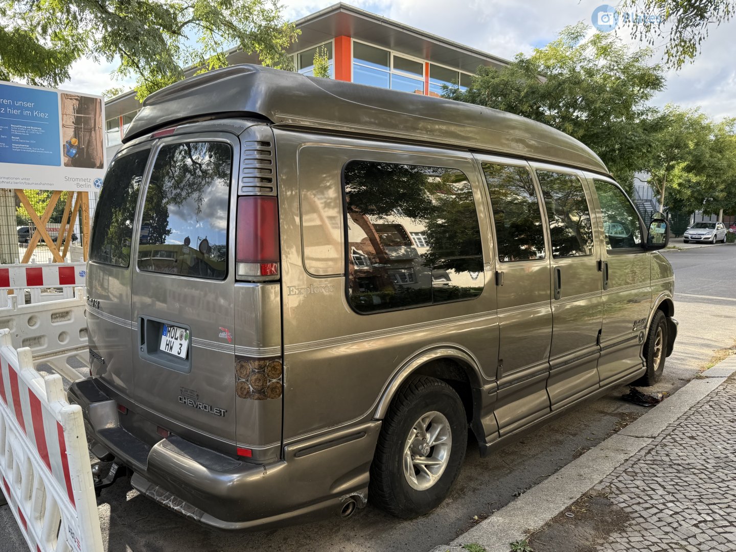 MOL HW 3, Chevrolet Express 1st gen (GMT600), 1995–2002