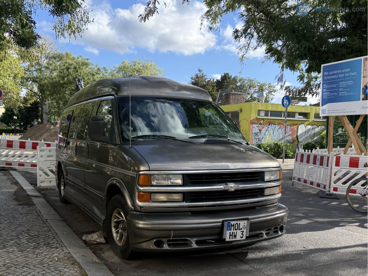 MOL HW 3, Chevrolet Express 1st gen (GMT600), 1995–2002