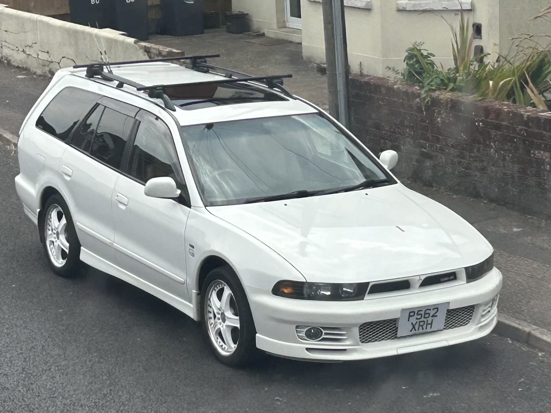 P562XRH, Mitsubishi Legnum 1st gen (EA/EC), 1996–2002